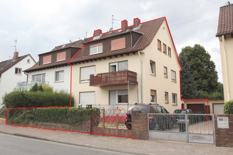 Frankfurt-Zeilsheim: Haus mit 3 Wohneinheiten in ruhiger Lage 