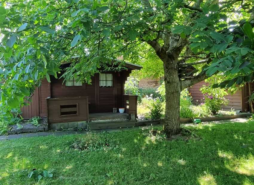 Neuwied: Gepflegtes Einfamilienhaus mit großem Garten in Ortsrandlage