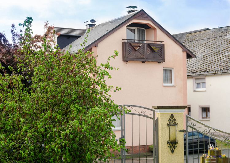 Heidenrod-Laufenselden: Gemütliches Einfamilienhaus mit Schrebergarten!