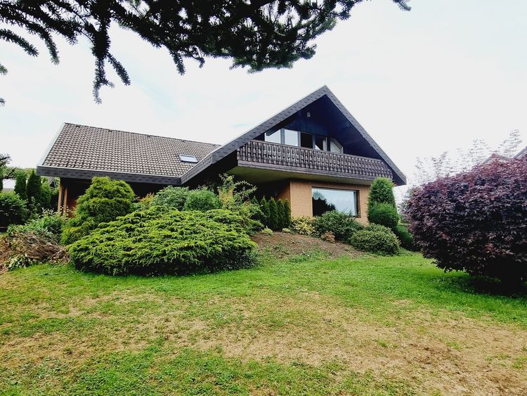 Bad Marienberg: Repräsentatives Einfamilienhaus ( Bungalow) mit herrlichem Areal in Stadtrandlage