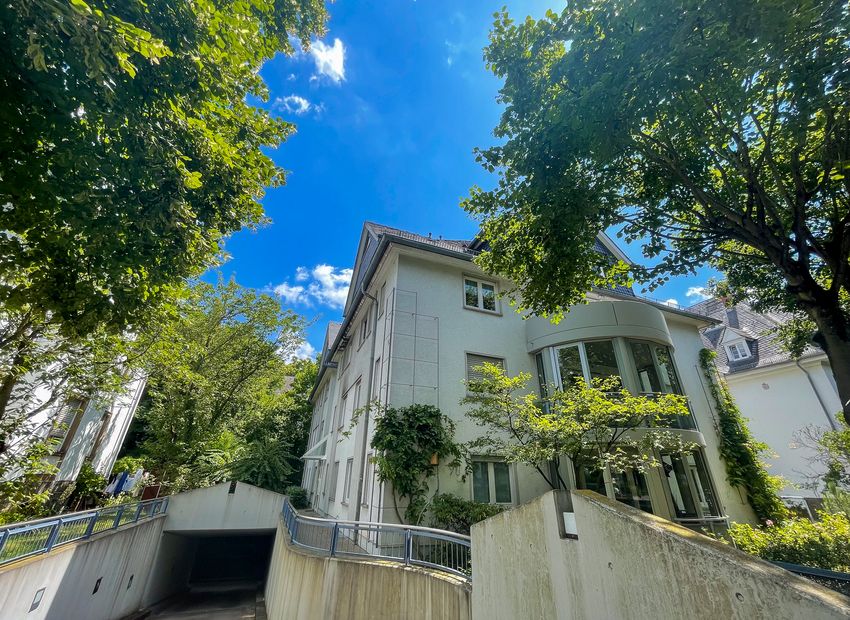 Wiesbaden: 4-Zimmer-Wohnung in der Biebricher Allee! 