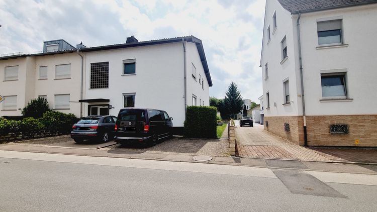 Limburg-Eschhofen: Eigentumswohnung mit Balkon, Garten und Garage