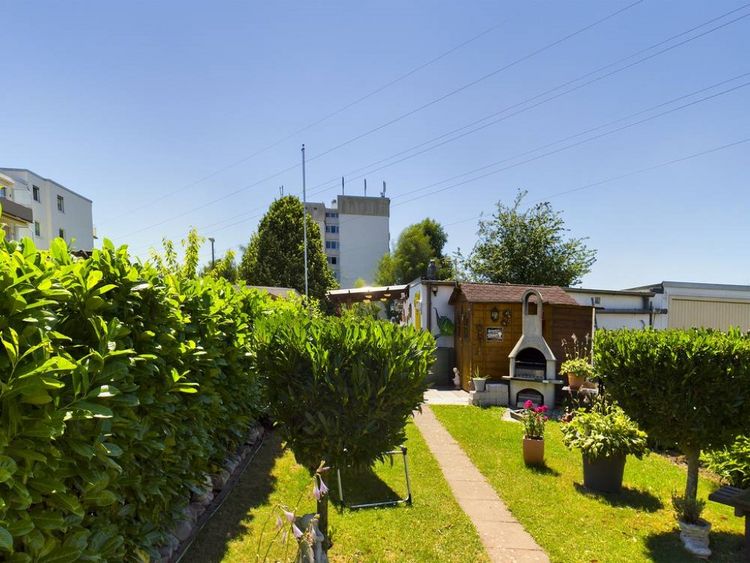 Bad Homburg v.d.H: Haus zum Preis einer Wohnung! Erbpachtgrundstück