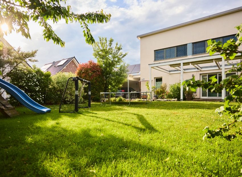 Usingen: Architektenhaus in gehobener Qualität und Lage!!
