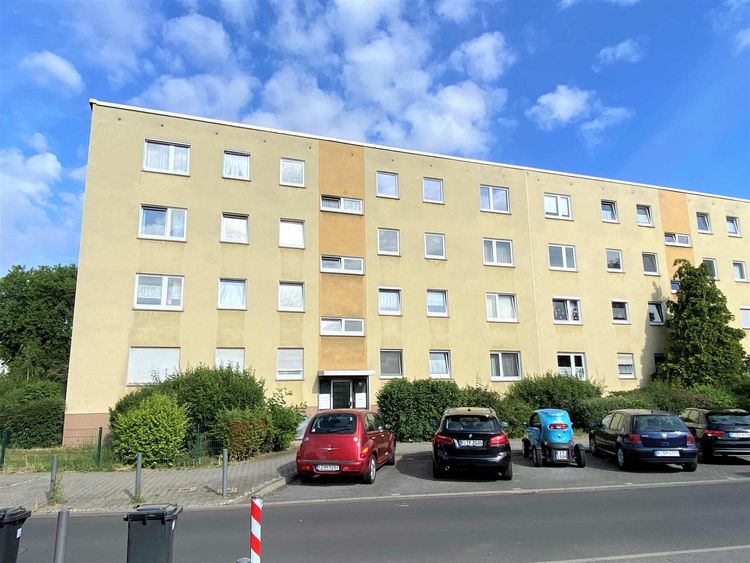 Frankfurt-Schwanheim! Gut vermietete 3 Zimmer Wohnung mit Balkon.