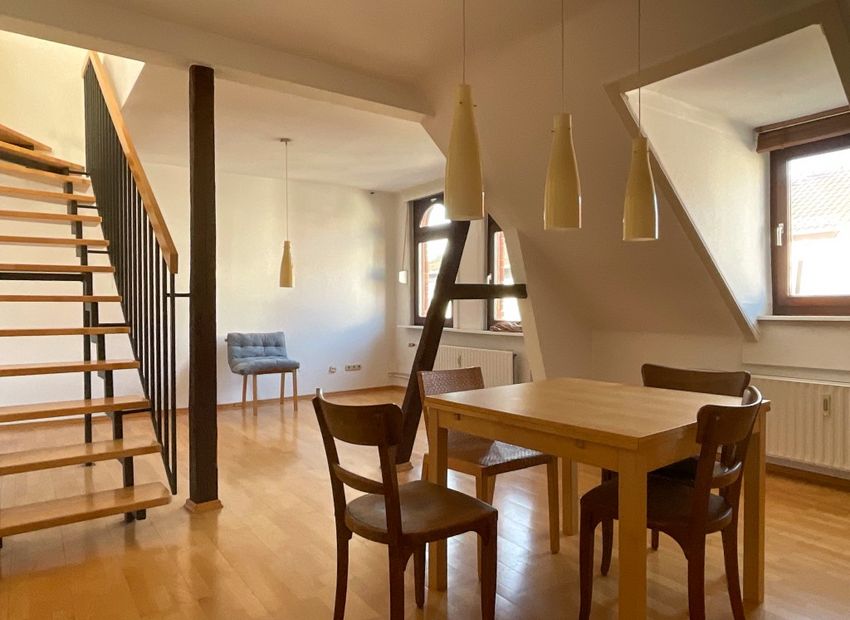 Wiesbaden: Traumhafte Dachgeschosswohnung in Bierstadt!