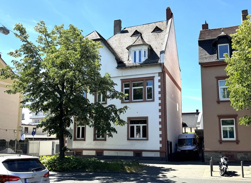 Frankfurt-Höchst! Frisch renoviertes Büro mit 93m² Fläche.