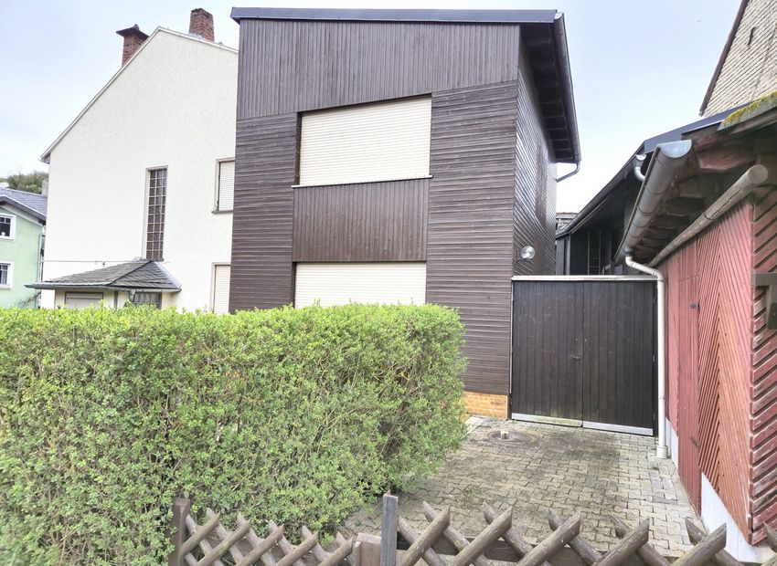 Burgschwalbach: EFH mit Nebengebäude!