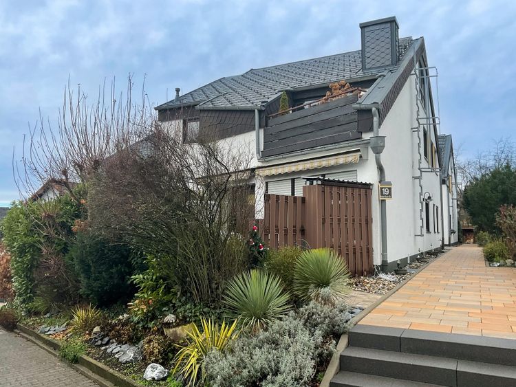 Bad Camberg: Vierzimmerwohnung mit Wintergarten!