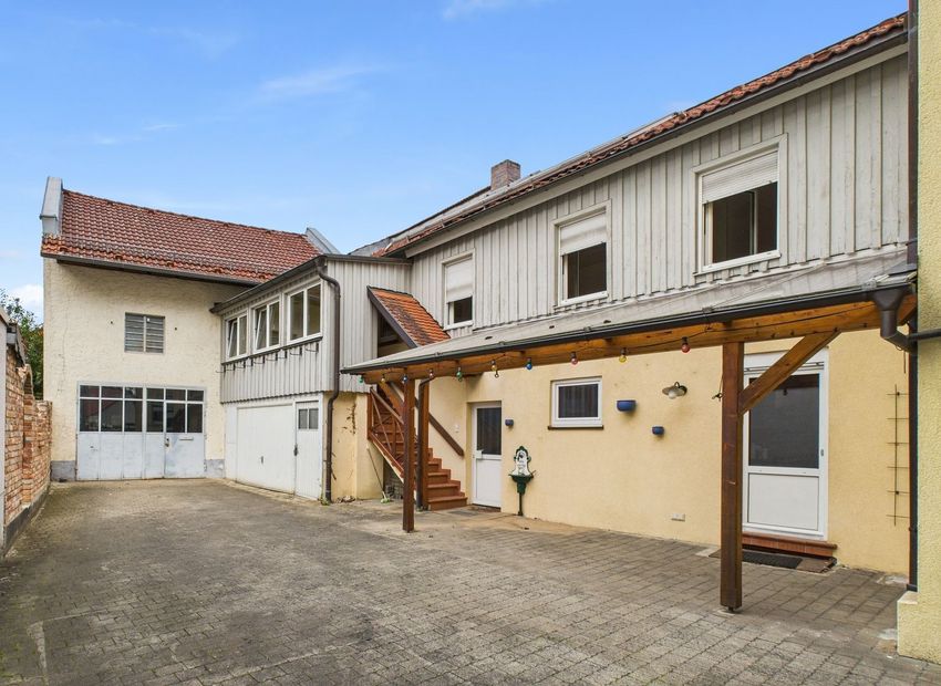 Bad Homburg v.d.H.: Wohn- und Geschäftshaus mit großem Entwicklungspotenzial!