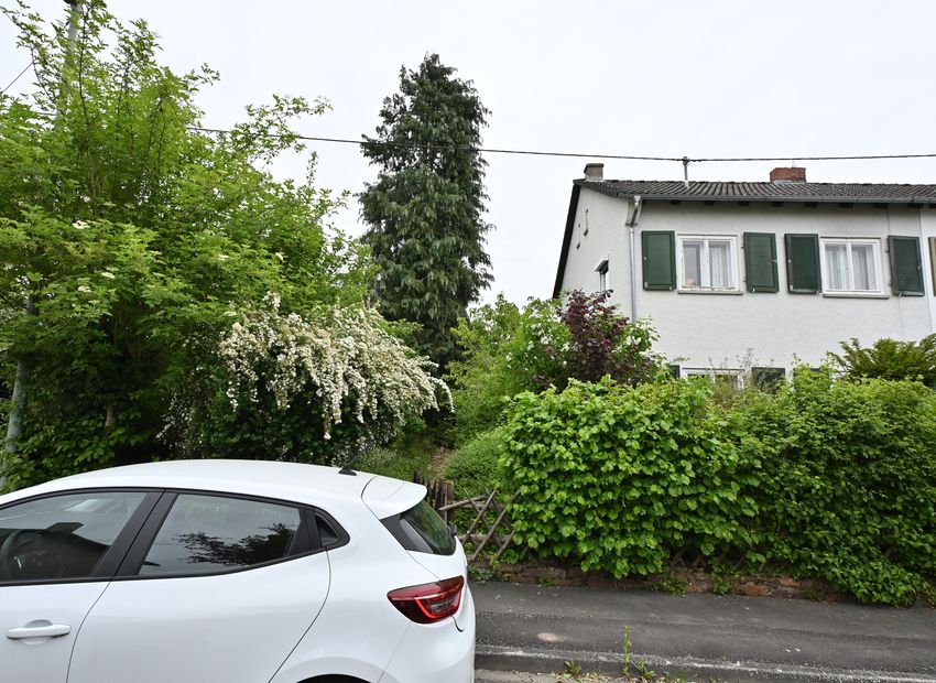 Charmante Doppelhaushälfte in ruhiger Lage von Geisenheim!