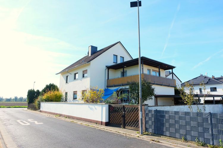 Rodgau-Weiskirchen! 3 Familienhaus mit viel Potential.