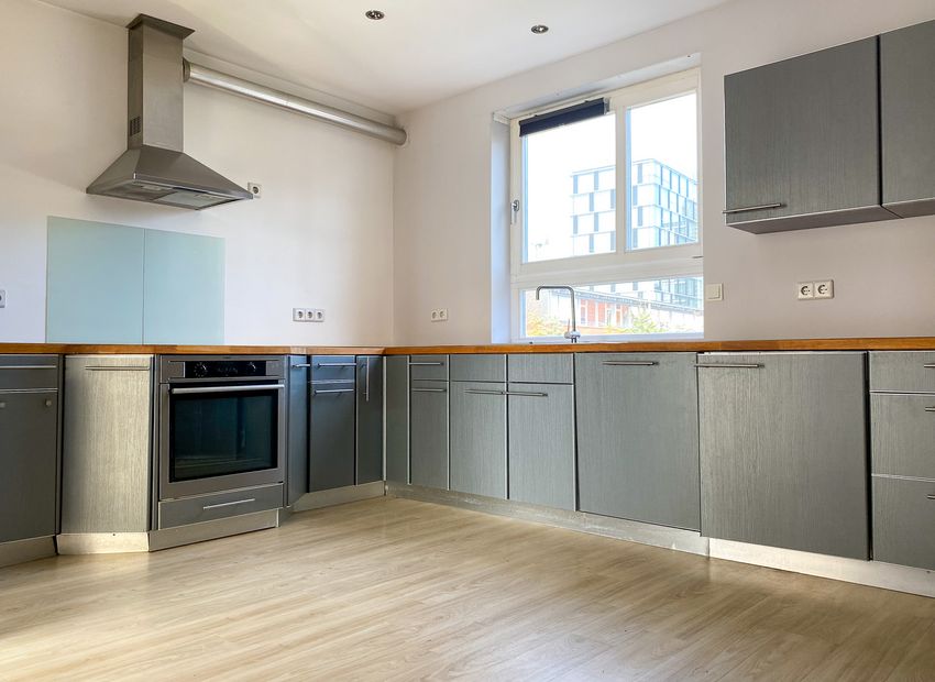 Wiesbaden: 4-Zimmer-Wohnung mit Wintergarten und Dachterrasse!
