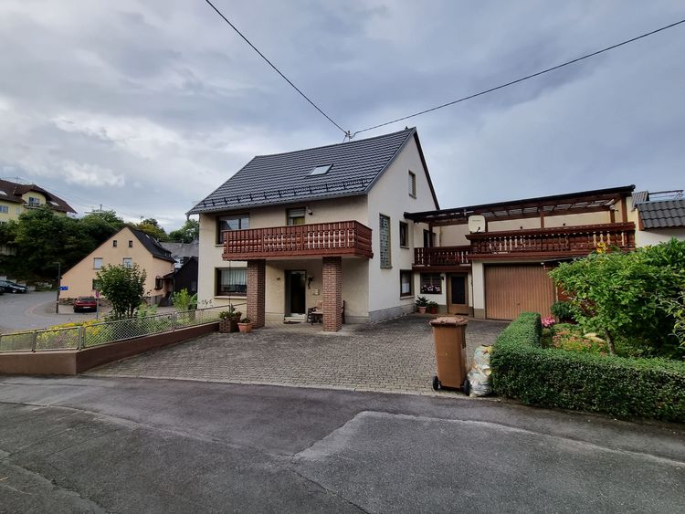 Holler: Für die große Familie- Einfamilienhaus mit Garage und Gartenbereich