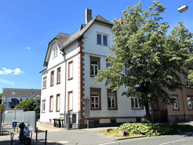 Frankfurt-Höchst! Frisch renoviertes Büro mit 93m² Fläche.