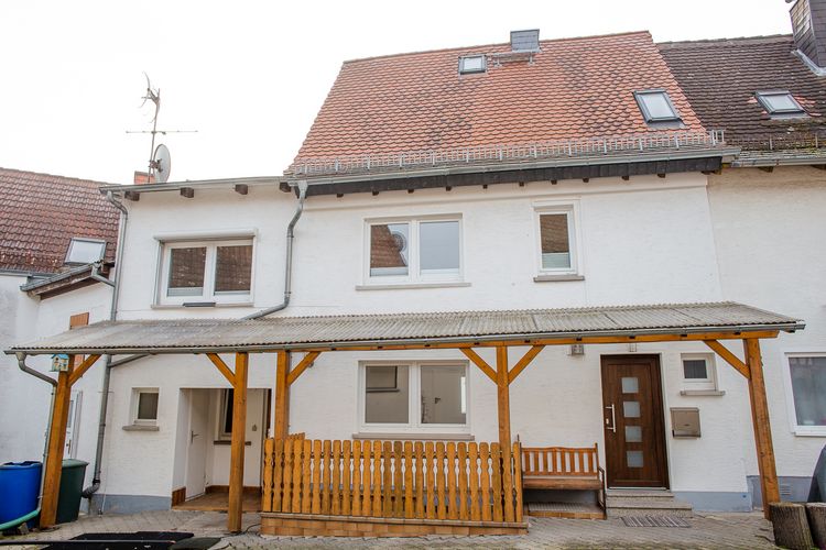 Eppstein Bremthal: Charmantes Einfamilienhaus in angenehmer Ortslage!
