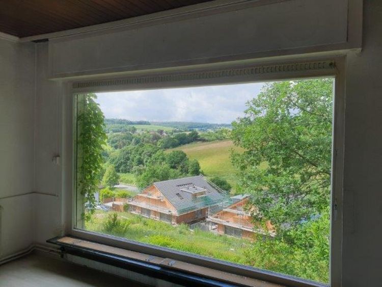 Schlangenbad- Wambach: Sanierungsbedürftiges Einfamilienhaus mit großem Grundstück!