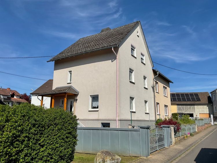 Birlenbach: Potenzialstarkes Einfamilienhaus!