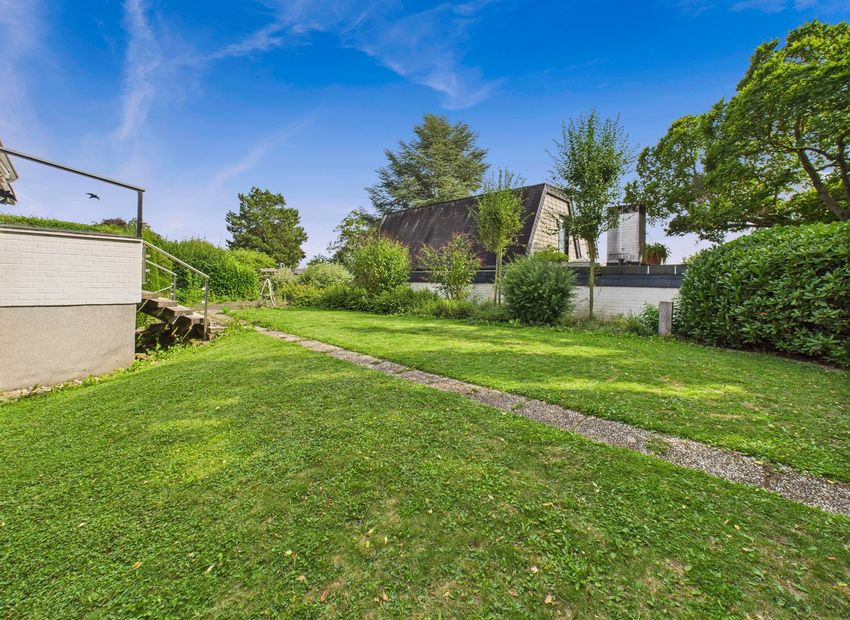 Wehrheim: Wohlfühl-Bungalow mit großem Garten – ein seltenes Angebot!