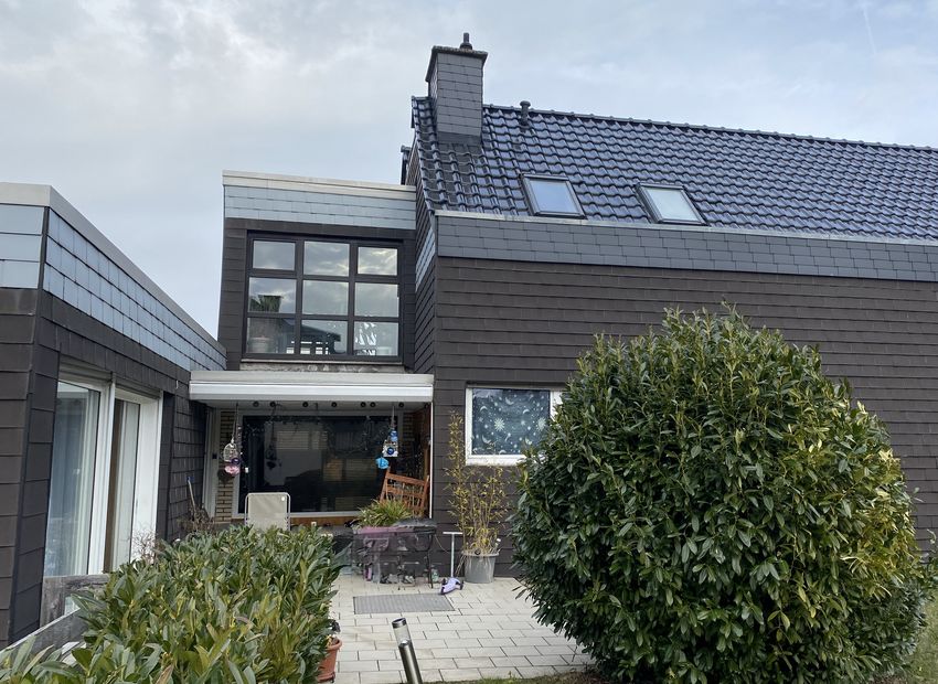 Schlangenbad-Hausen v.d. Höhe: Vermietetes 7-Familienhaus mit Garagen und Lagerflächen!