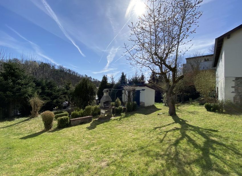 Aarbergen-Michelbach: Besondere Immobilie mit Charme, Ausblick und großem Grundstück!