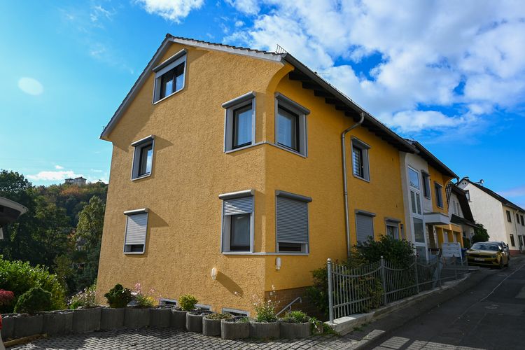 Eltville: Außergewöhnliche Maisonette-Wohnung in Martinsthal! 