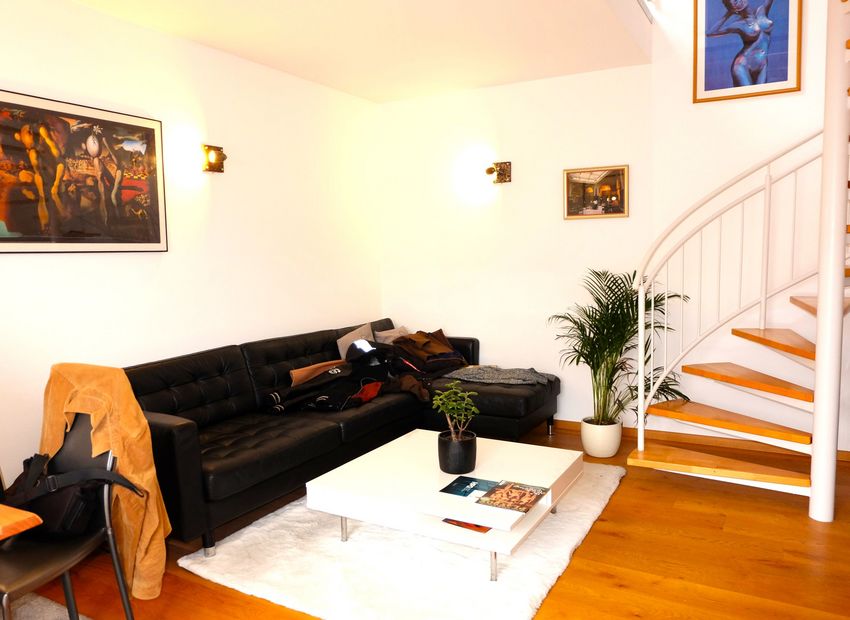 Neu-Isenburg! Selbstnutzung oder Kapitalanlage, 2 Zi.-Whg. mit großem Balkon und Stellplatz.