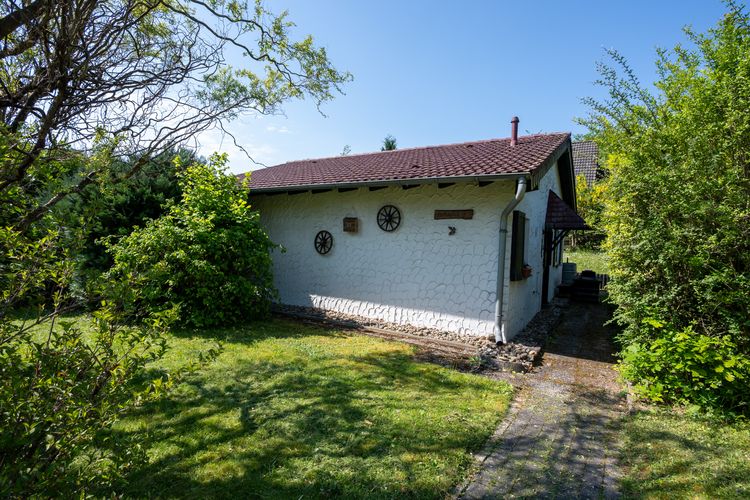Stromberg-Schindeldorf: Bungalow mit schön geschnittenen Grundstück!