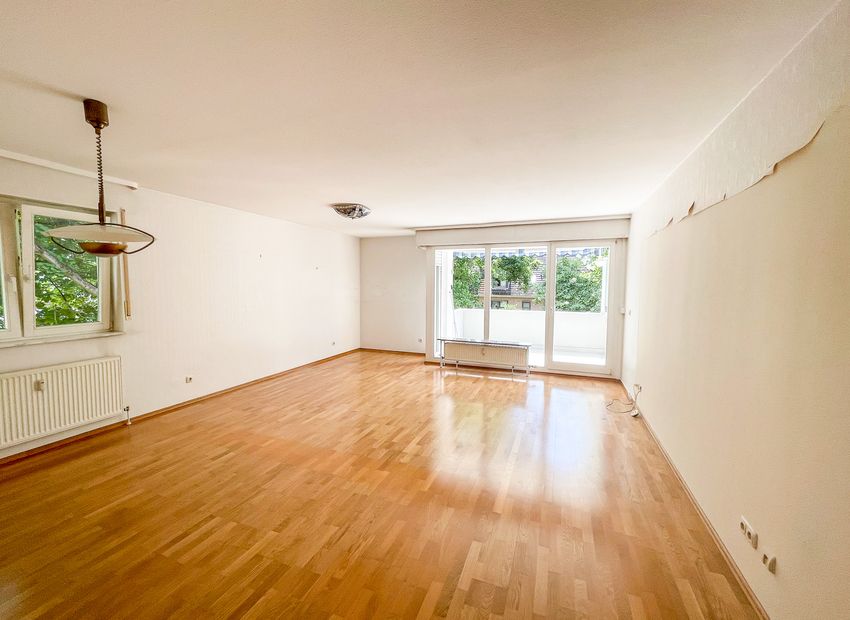 Wiesbaden: 4-Zimmer-Wohnung in der Biebricher Allee! 