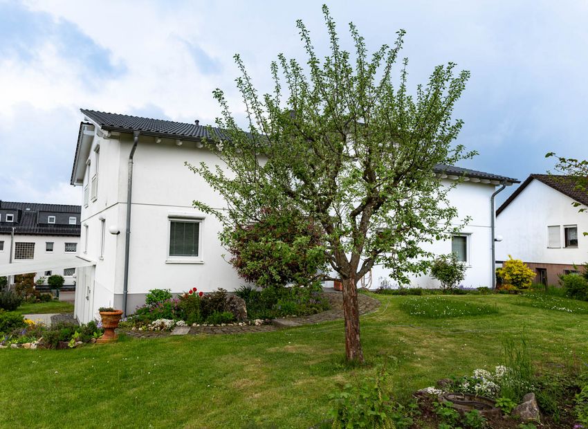 Hünstetten-Kesselbach: Modernes, großzügiges Einfamilienhaus mit Energieeffizienz A!