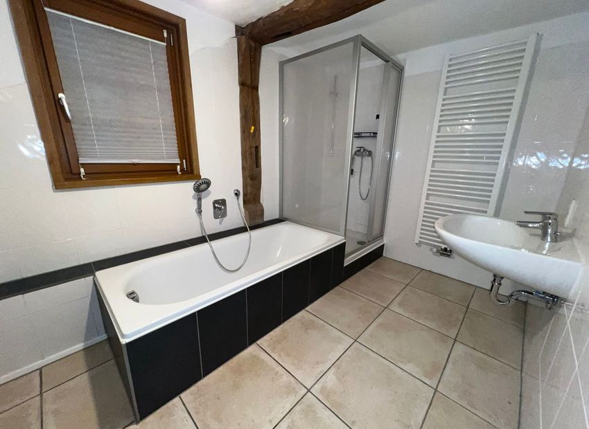 Gemeinde Merenberg: -Kapitalanlage oder Generationshaus- renoviertes Zweifamilienhaus (Fachwerkhaus)