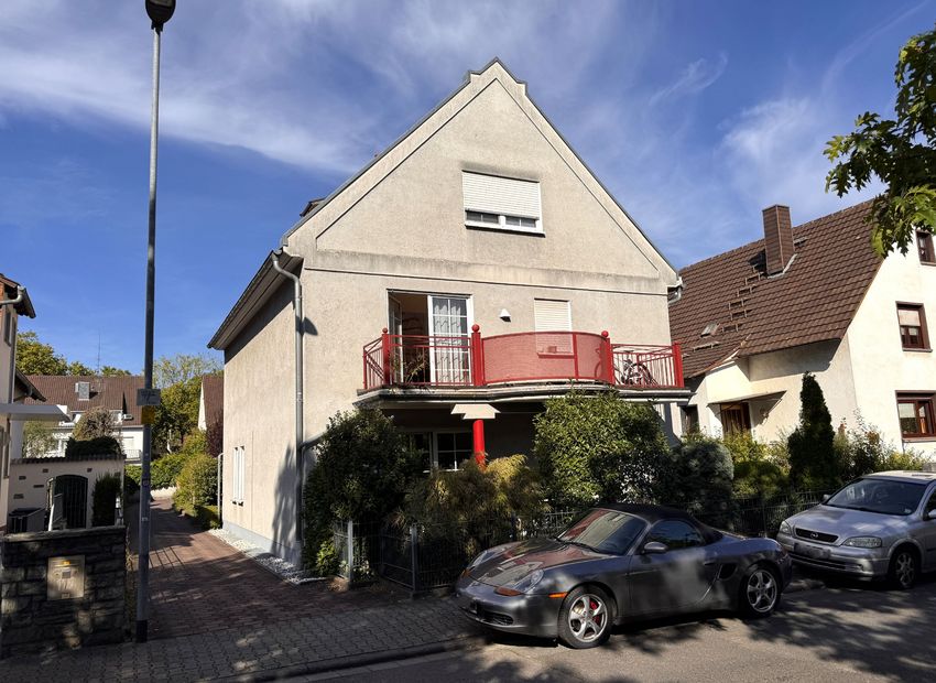 Neu-Isenburg! Selbstnutzung oder Kapitalanlage, 2 Zi.-Whg. mit großem Balkon und Stellplatz.