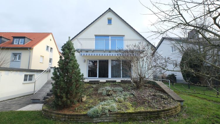 Wehrheim: RESERVIERT!! Zweifamilienhaus, hier heißt es schnell sein!!