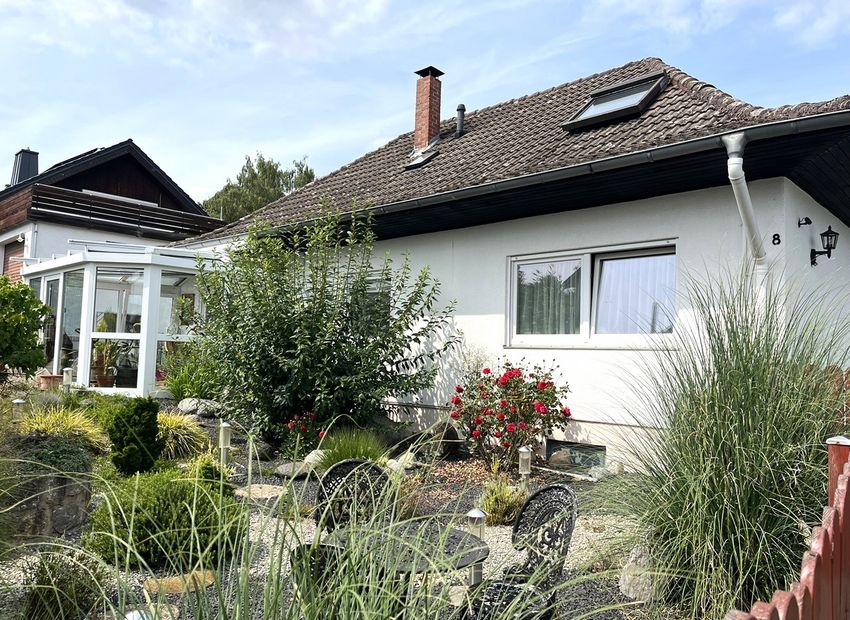 Hambach: Charmantes Einfamilienhaus mit Wintergarten