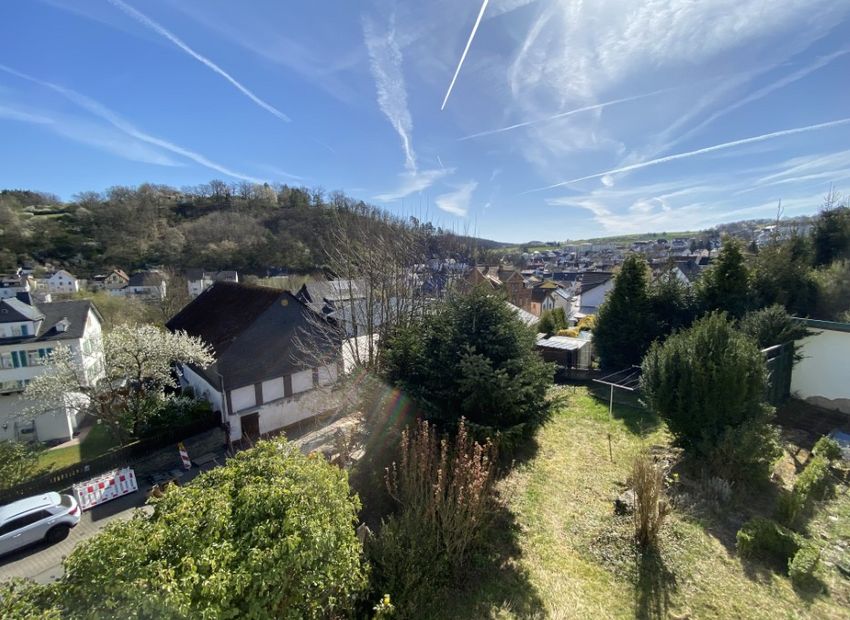 Aarbergen-Michelbach: Besondere Immobilie mit Charme, Ausblick und großem Grundstück!