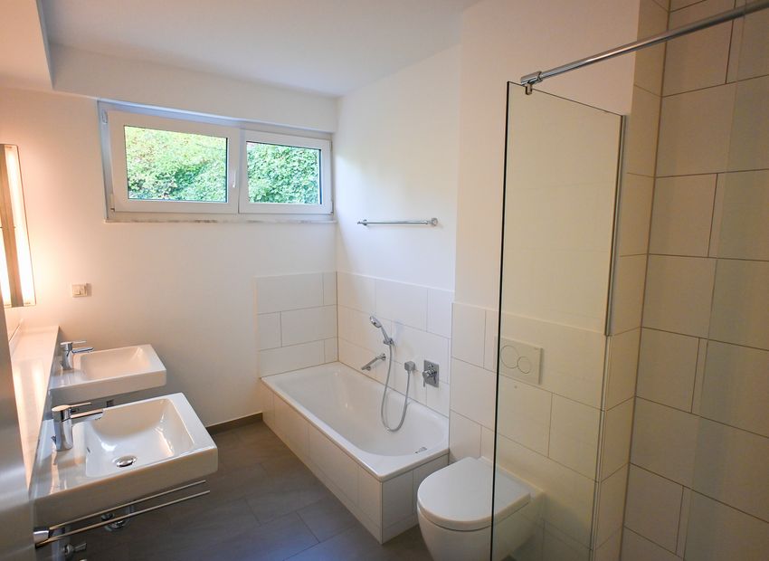 Wiesbaden: Neuwertige Gartenwohnung in Naurod!