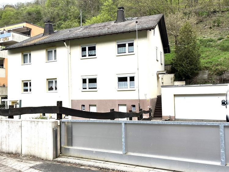 Lorch-Sauerthal: Doppelhaus für 2 Familien in idyllischer Lage!