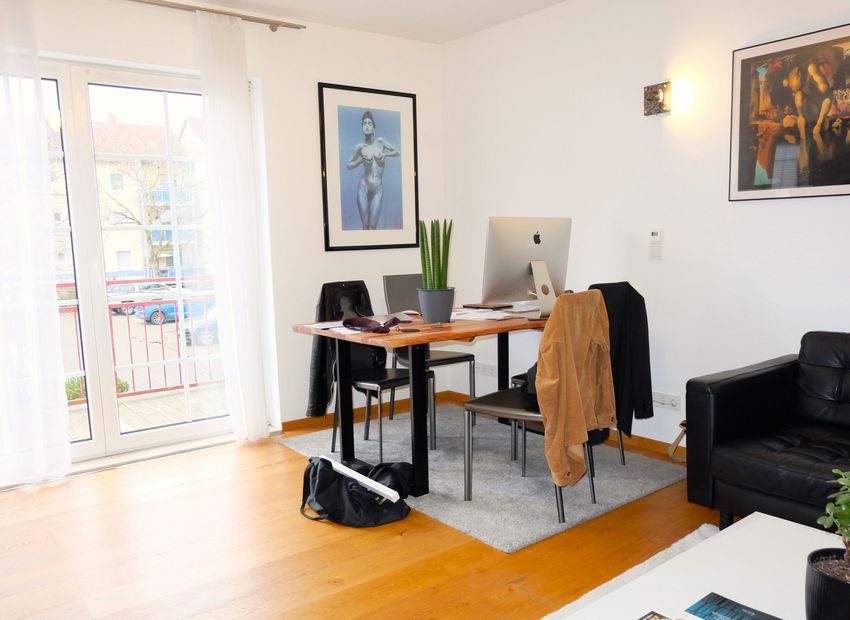 Neu-Isenburg! Selbstnutzung oder Kapitalanlage, 2 Zi.-Whg. mit großem Balkon und Stellplatz.