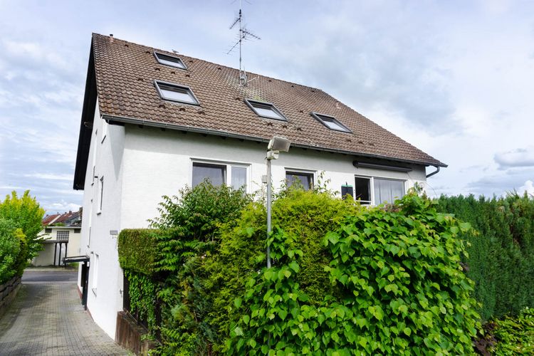Walluf: Lichtdurchflutete Wohnung mit traumhafter Weitsicht!