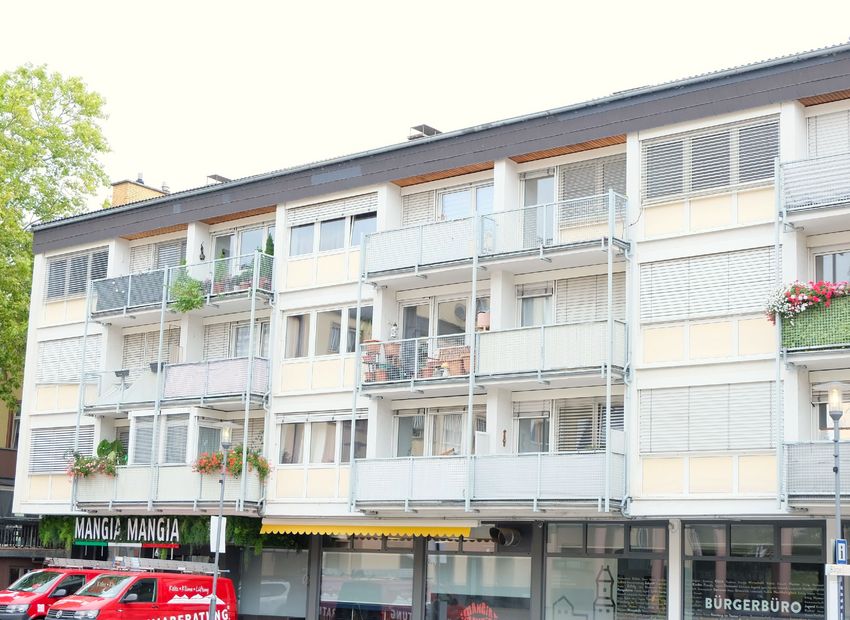 Reserviert! Kronberg im Taunus: 3 Zimmer Wohnung mit sonnigem West-Balkon.