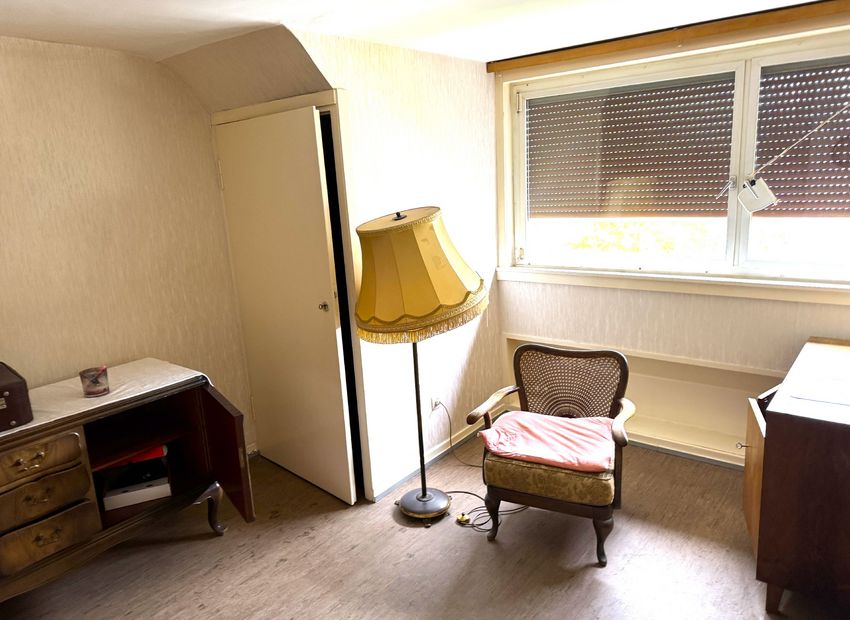Frankfurt-Dornbusch! Erweiterbares REH mit traumhaftem ca. 383m² großem Grundstück.