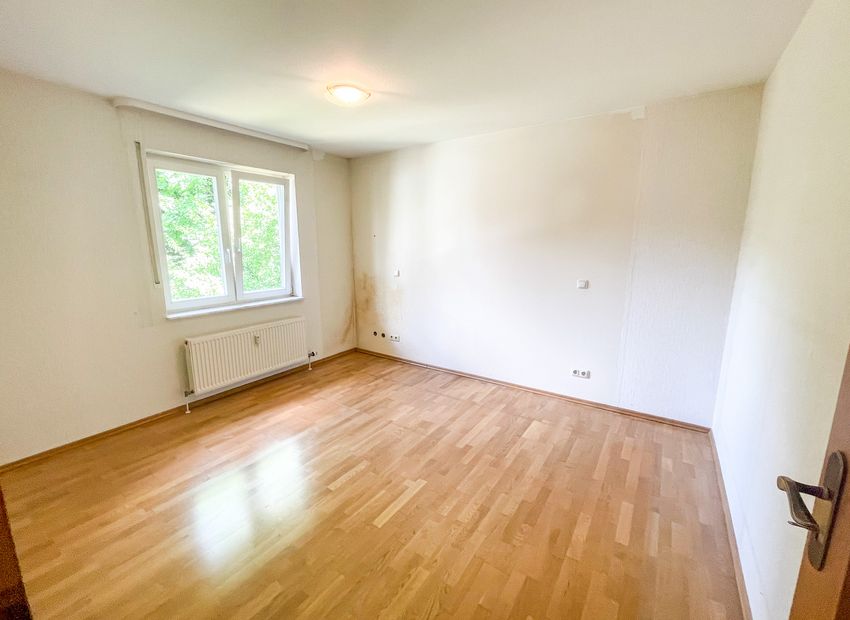 Wiesbaden: 4-Zimmer-Wohnung in der Biebricher Allee! 
