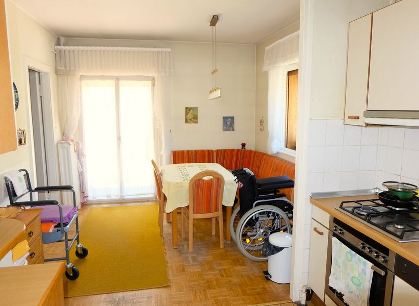 Frankfurt-Dornbusch! Erweiterbares REH mit traumhaftem ca. 383m² großem Grundstück.