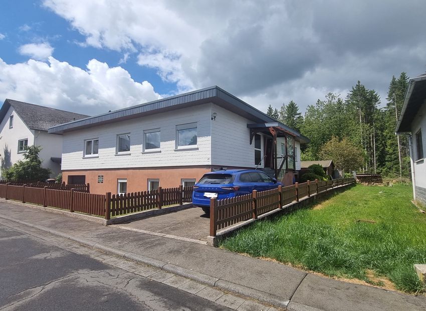 Gemeinde Waldaubach: Freistehender Bungalow (barrierefrei) mit Garage in Waldrandlage