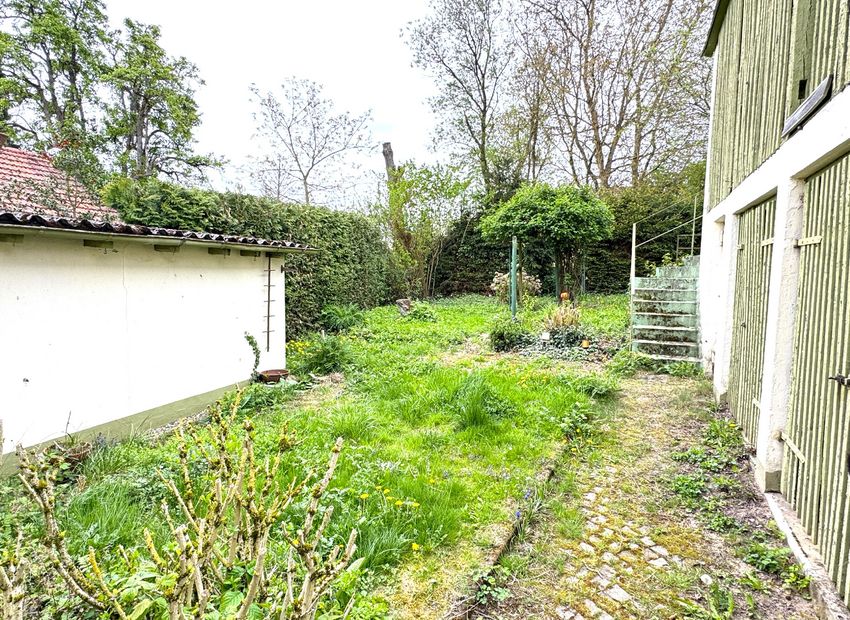 Königstein! Modernisierungsbedürftiges Haus mit ca. 150m² Wfl. und ca.524m² Grundstück.