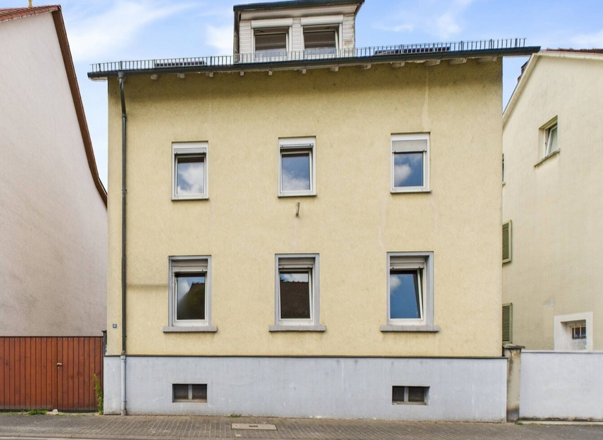 Bad Homburg v.d.H.: *Mehrgenerationenhaus mit Anbau und separagter Werkstatt im Hof*