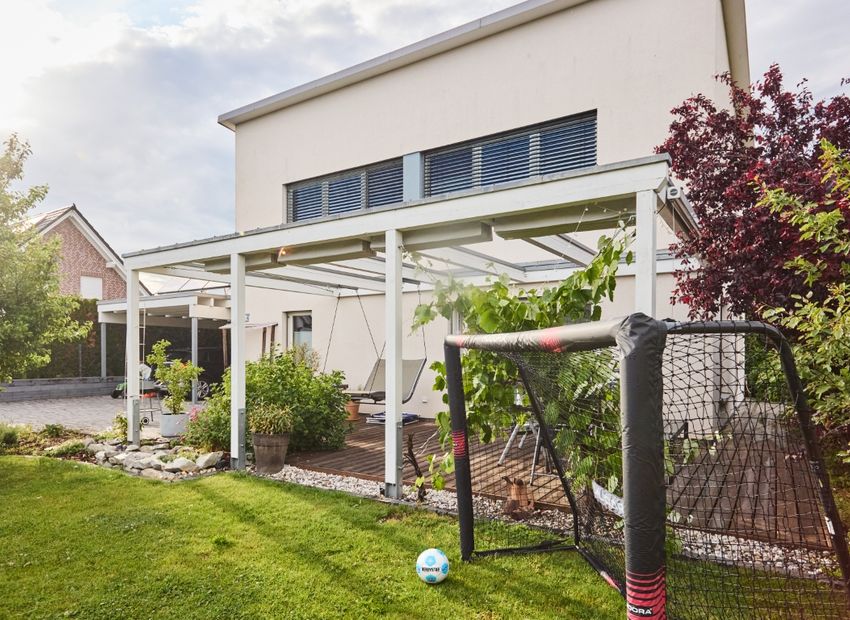 Usingen: Architektenhaus in gehobener Qualität und Lage!!