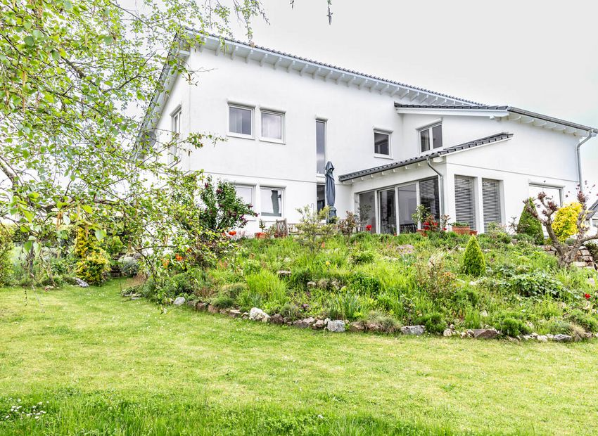 Hünstetten-Kesselbach: Modernes, großzügiges Einfamilienhaus mit Energieeffizienz A!