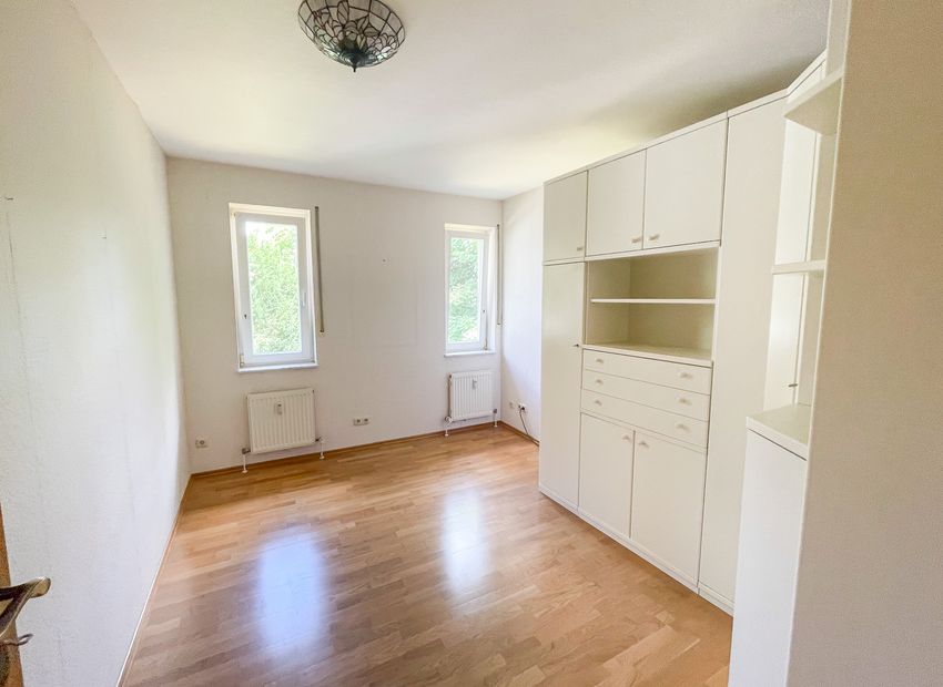 Wiesbaden: 4-Zimmer-Wohnung in der Biebricher Allee! 