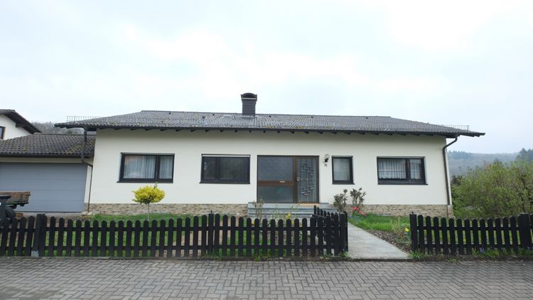 Waldsolms-Hasselborn: RESERVIERT!! Wohntraum für Naturliebhaber!!